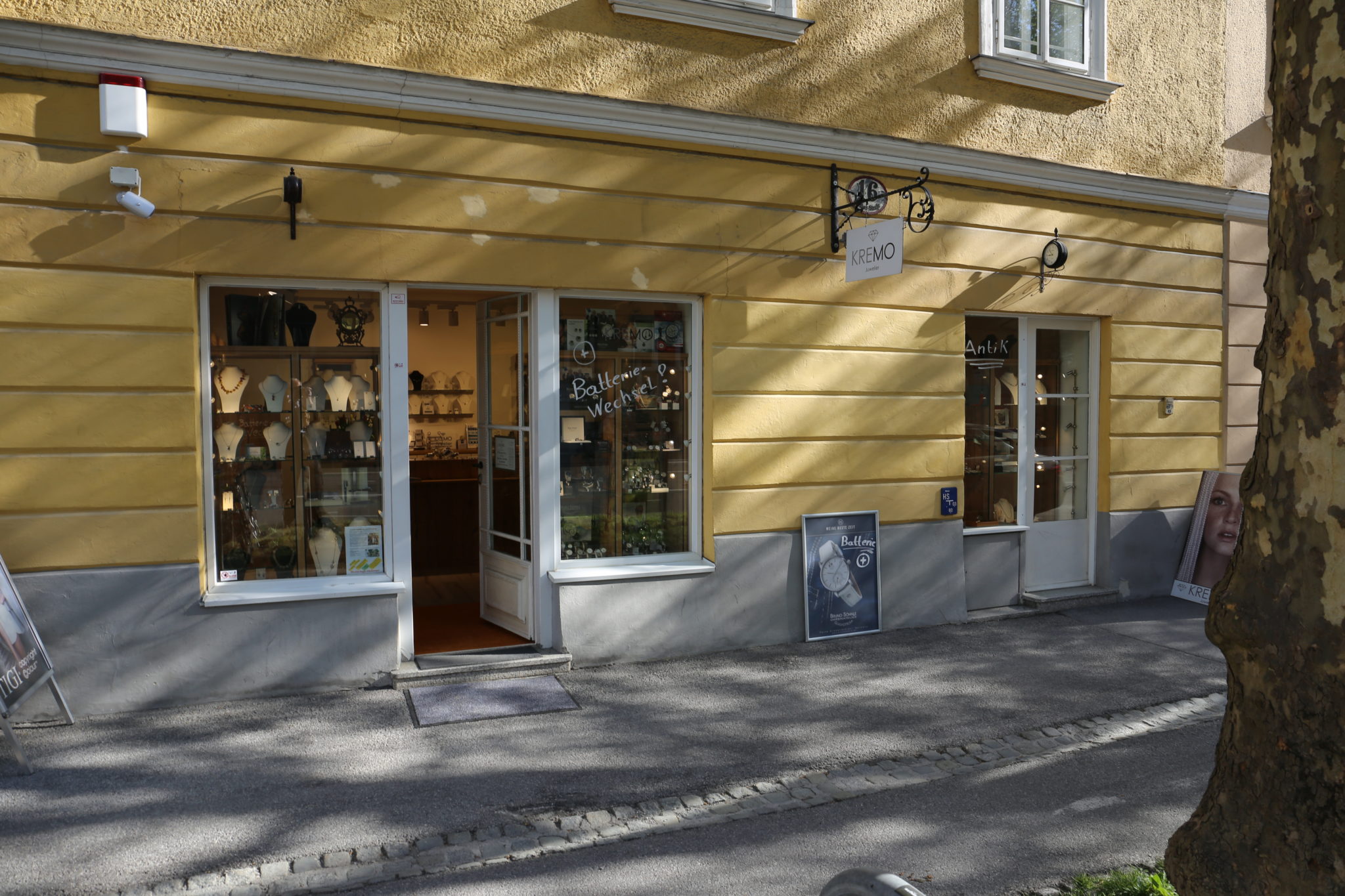 Mehr über den Artikel erfahren Juwelier Reinhard Maria Damisch – KREMO kreativ-modern Adresse – Öffnungszeiten